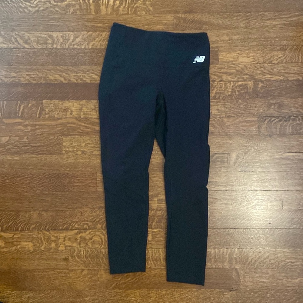Black size small new balance cropped leggings